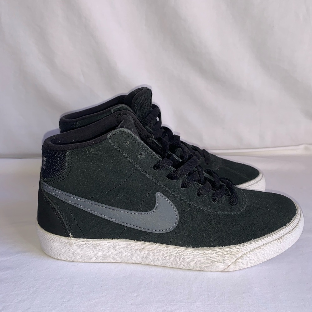Nike High-Top Sneakers in Black and Gray